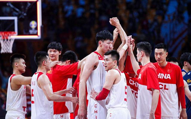 中国男篮|中国男篮最新12人大名单曝光，周琦扛大旗，杜锋全力冲击世界杯