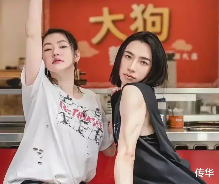 小S|小S的出轨对象唐老师现身了！两人生活照片互相依偎在一起