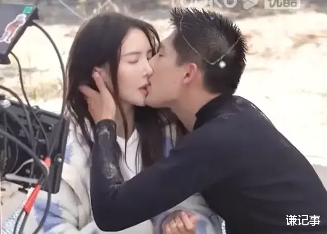 金晨|金晨与小8岁男星王安宇沙滩上激吻缠绵被疑假戏真做
