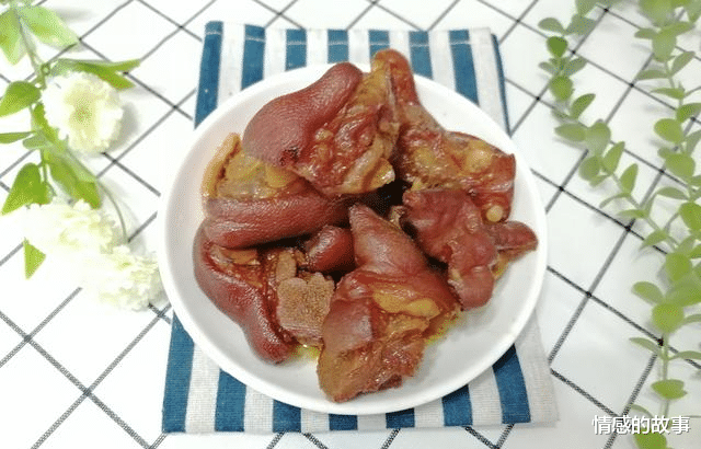 猪蹄|“穷人的阿胶”被找到,姑姑隔天吃一次,补虚嫩肤,45岁不显老!