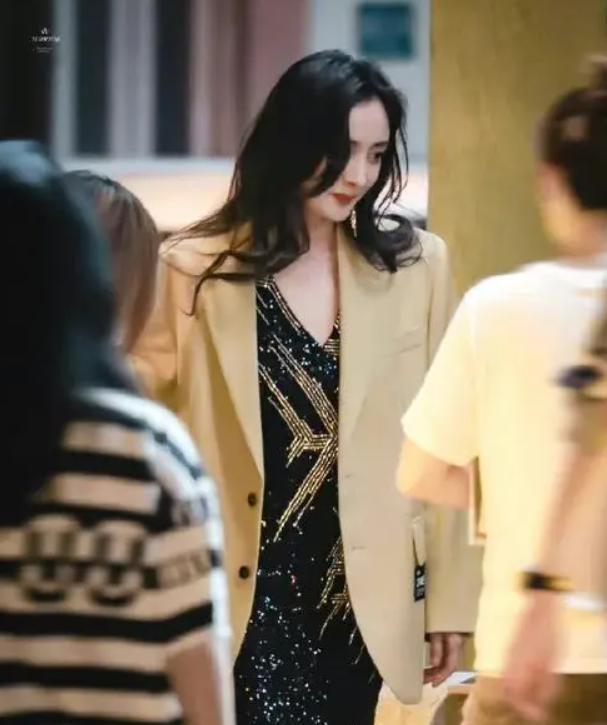 杨幂|杨幂新剧开播一周,没想到却被一星刷屏,差评理由竟都指向一点