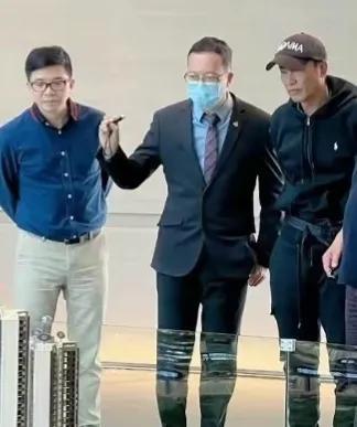 任达华|67岁任达华中山买房，打扮低调驼背像小老头，面色惨白引热议