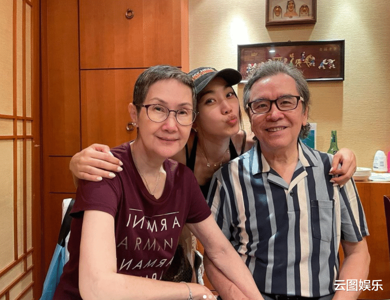 姜大卫|姜大卫夫妇为儿子庆生！27岁爱子像老爸，签李泽楷公司做直播带货