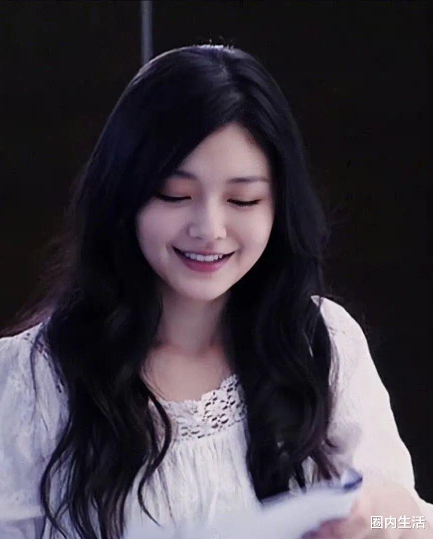 迪丽热巴|迪丽热巴任嘉伦的物料都是剧组放出来的,女方不想和对方有太多捆绑