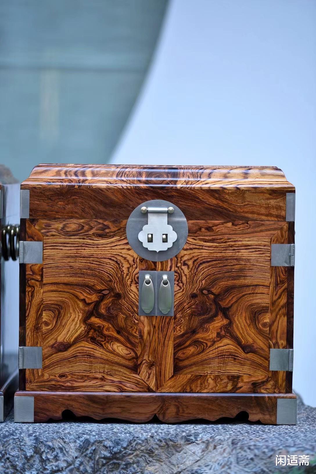 蜜蜡|明式家具珍藏，黄花梨一木独板，官皮箱成对