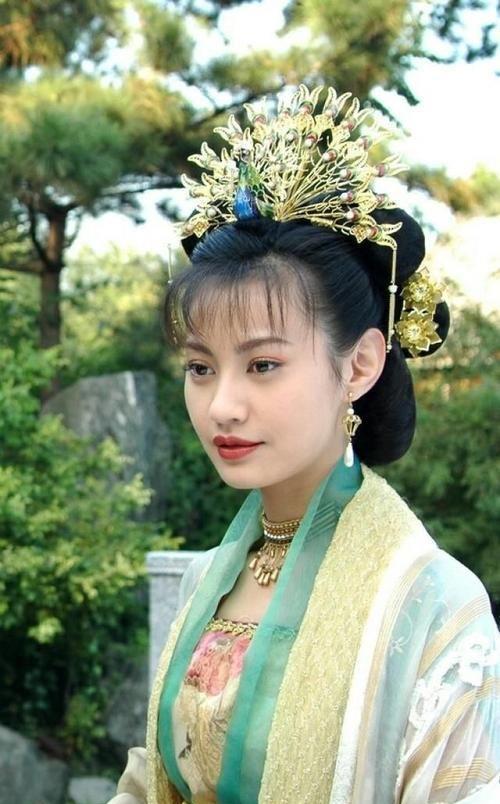 张靓颖|如果让杨颖演江玉燕会怎样？网友：那她还不得把眼珠子瞪出来？