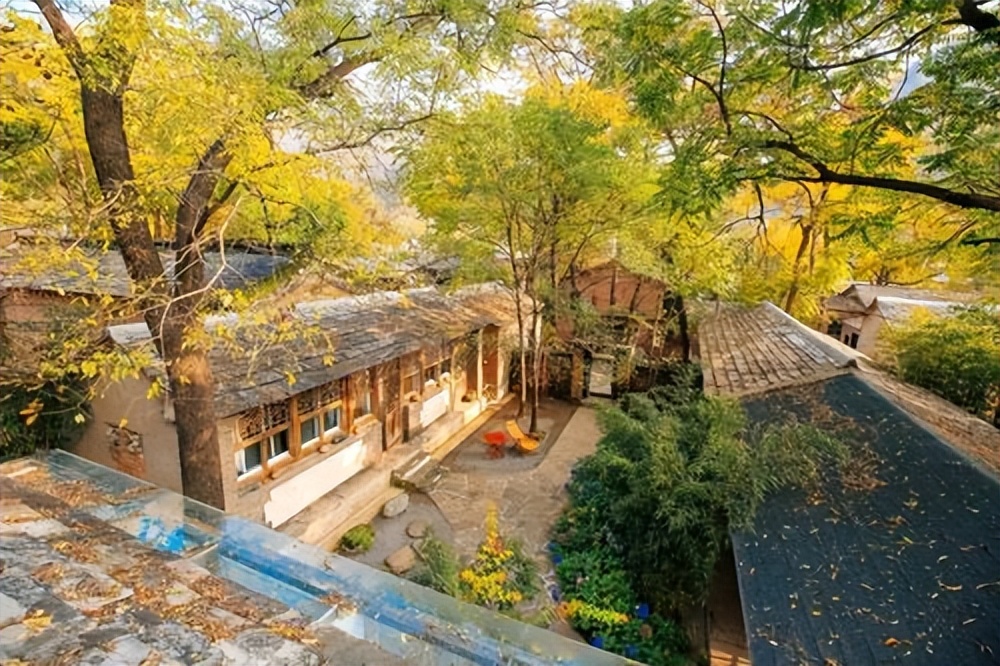 |一叶知秋，最好的赏秋去处，莫过于一座小院