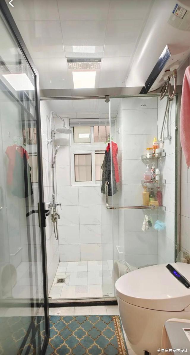 63平新房全屋充满生活气息，做开放式厨房，吧台作为餐桌简约时尚