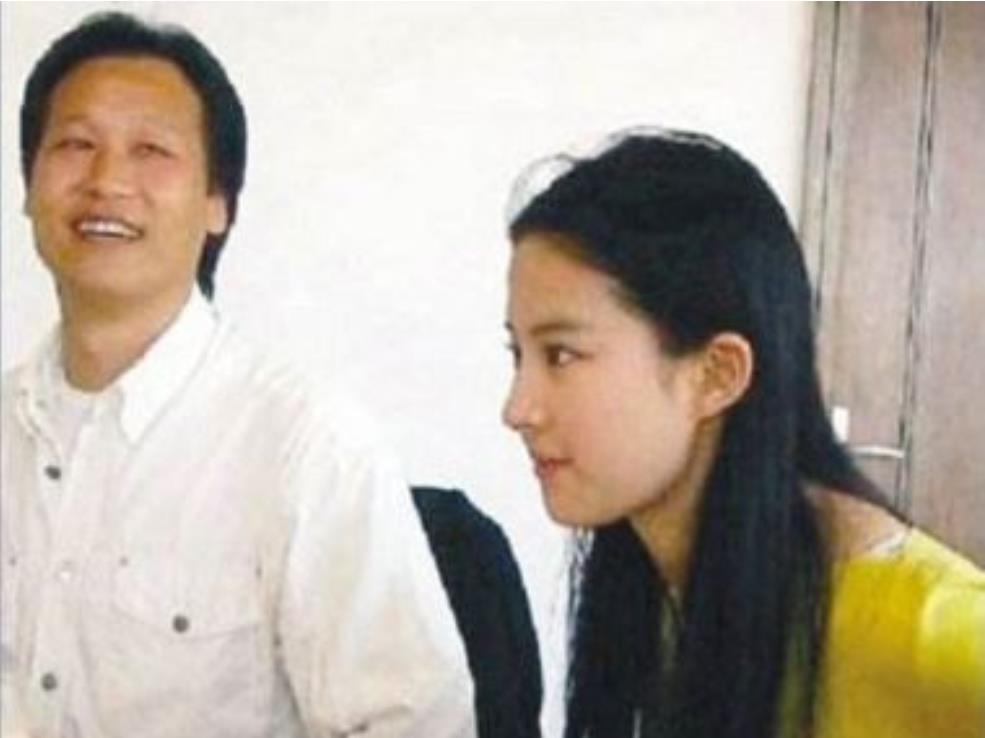 陈金飞|独宠刘亦菲23年，让杨采钰手握一线资源，陈金飞到底有多豪气？