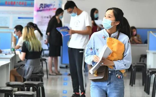 社保|社保退保现象增加，年轻人：既然离躺平遥遥无期，不如活在当下