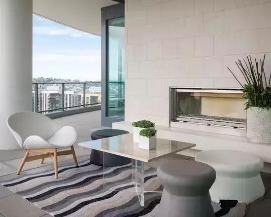 露台装成这样,一看就是个土豪,这样的露台谁不想要一个呢?