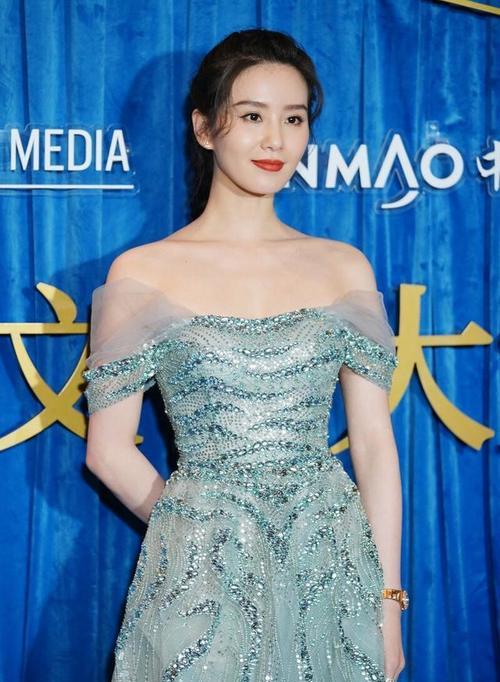 德云社|刘诗诗、钟汉良联手打造新作《长街长》,再现长街、烟花、人寂寥