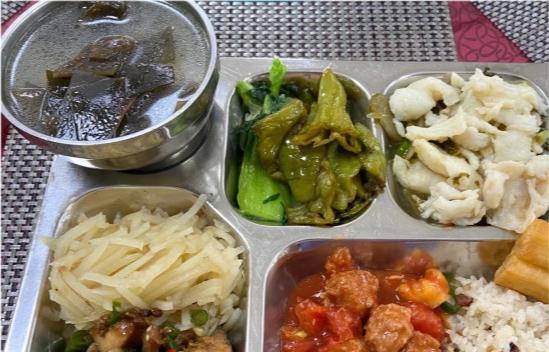 山东24岁女子每天用5块钱,网友吐槽太抠门,结果发现小丑是自己