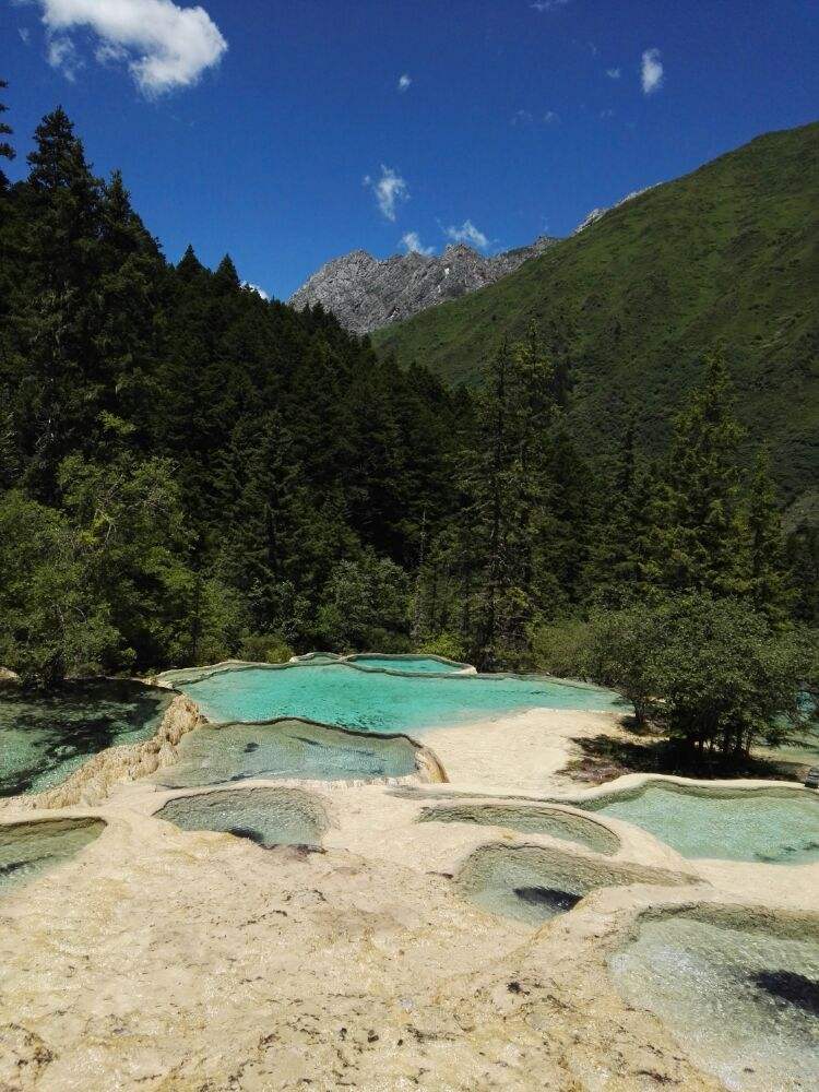 草原|草原景色分三个等级。第一是天路十八弯。第二是丹巴三草原，第三是拉中藏布