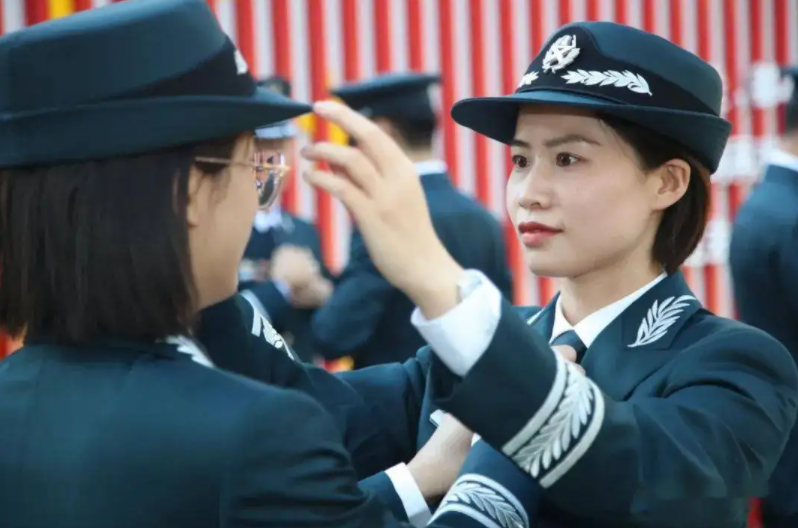 武警部队|武警部队招聘专业技能岗位文职人员，中专可报，毕业生上岸好机会