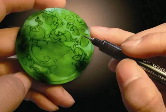 翡翠|翡翠挂件的八不买,你知道吗?