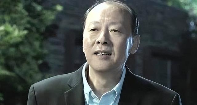 冯小刚|范伟拍吻戏遭冯小刚嫌弃,李小璐刚出泳池,他就血压飙升