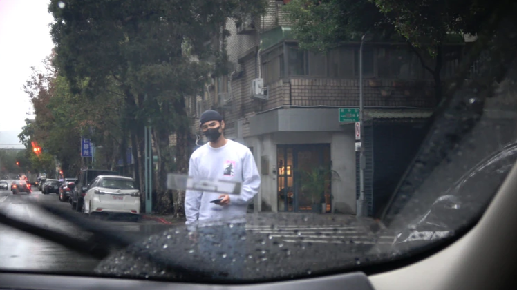 阮经天|阮经天与圈外女友家中约会，女方身材火辣，经纪人证实他结婚心切