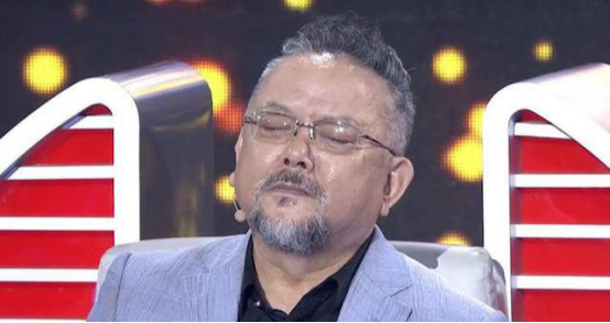 王刚|儿子尚且年幼，老婆花销一月超百万，年过7旬的王刚不敢退休