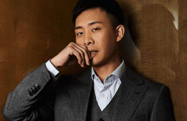 张译|从草根逆袭成影帝,妻子二婚丁克还带娃,张译到底图钱琳琳啥?