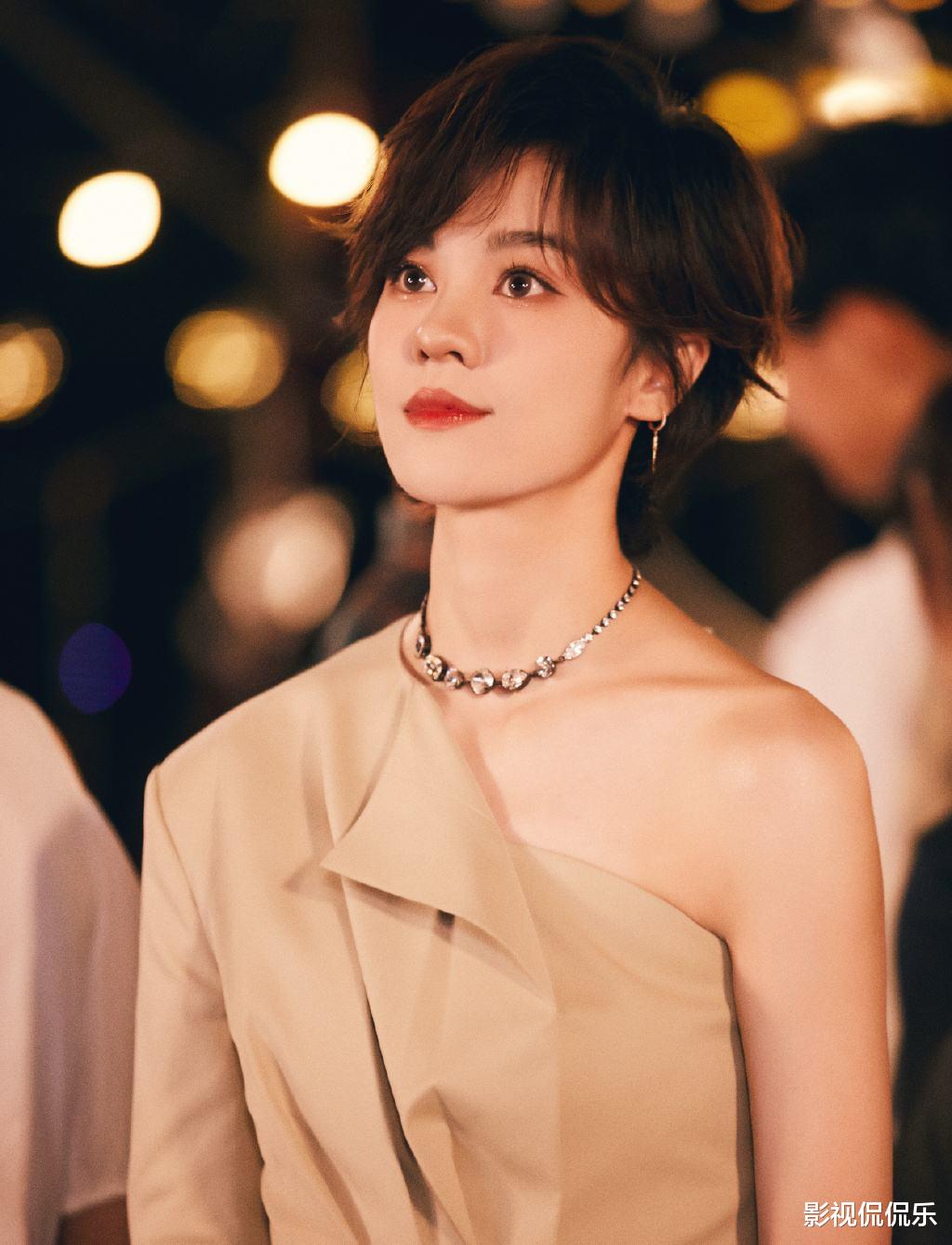 李易峰|“BOBO永在，乔峰不败”已成绝响，一封杀，一去世，还有俩已绝交