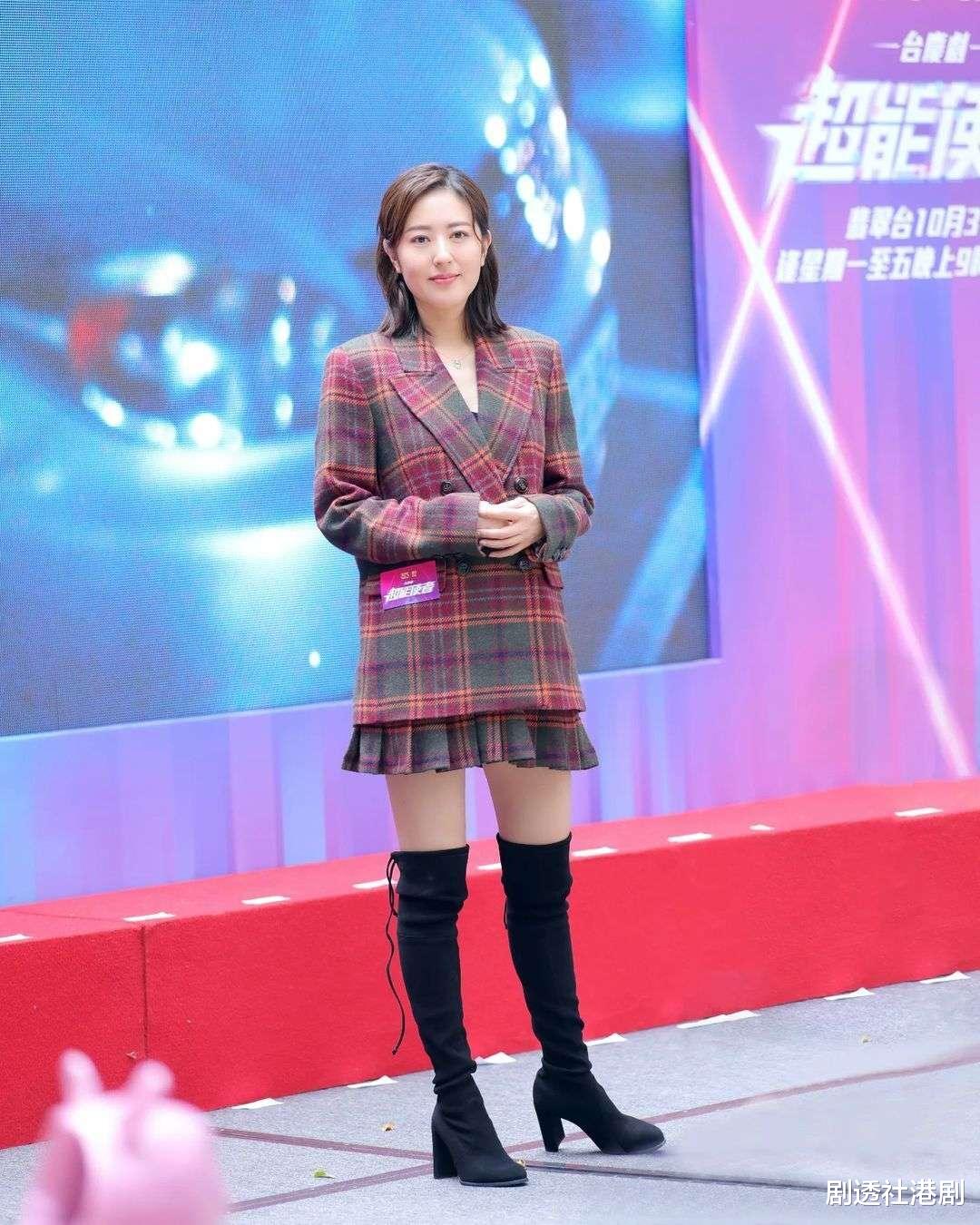 舞台剧|TVB离巢花旦现身新剧宣传!自曝专注写舞台剧大纲,被赞才华洋溢