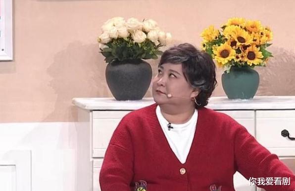 相声|央视春晚，贾玲和张小斐同台，不见华晨宇，为啥没有“王牌家族”感
