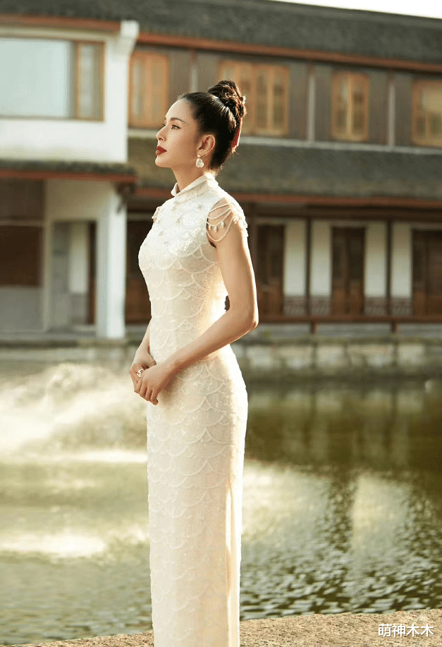 周润发|67岁周润发近况曝光,街头慢跑主动和路人打招呼,本人瘦成闪电