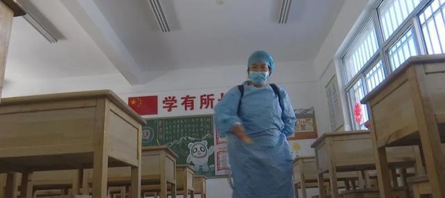 从疫情控制效果来看,人类并非万能,人类的措施有天花板难逾越