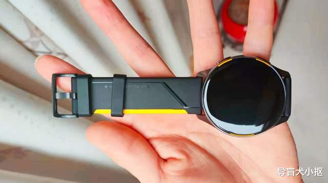 一加科技|主打运动时尚,这款一加智能手表,外观和系统却像大号的电子手环