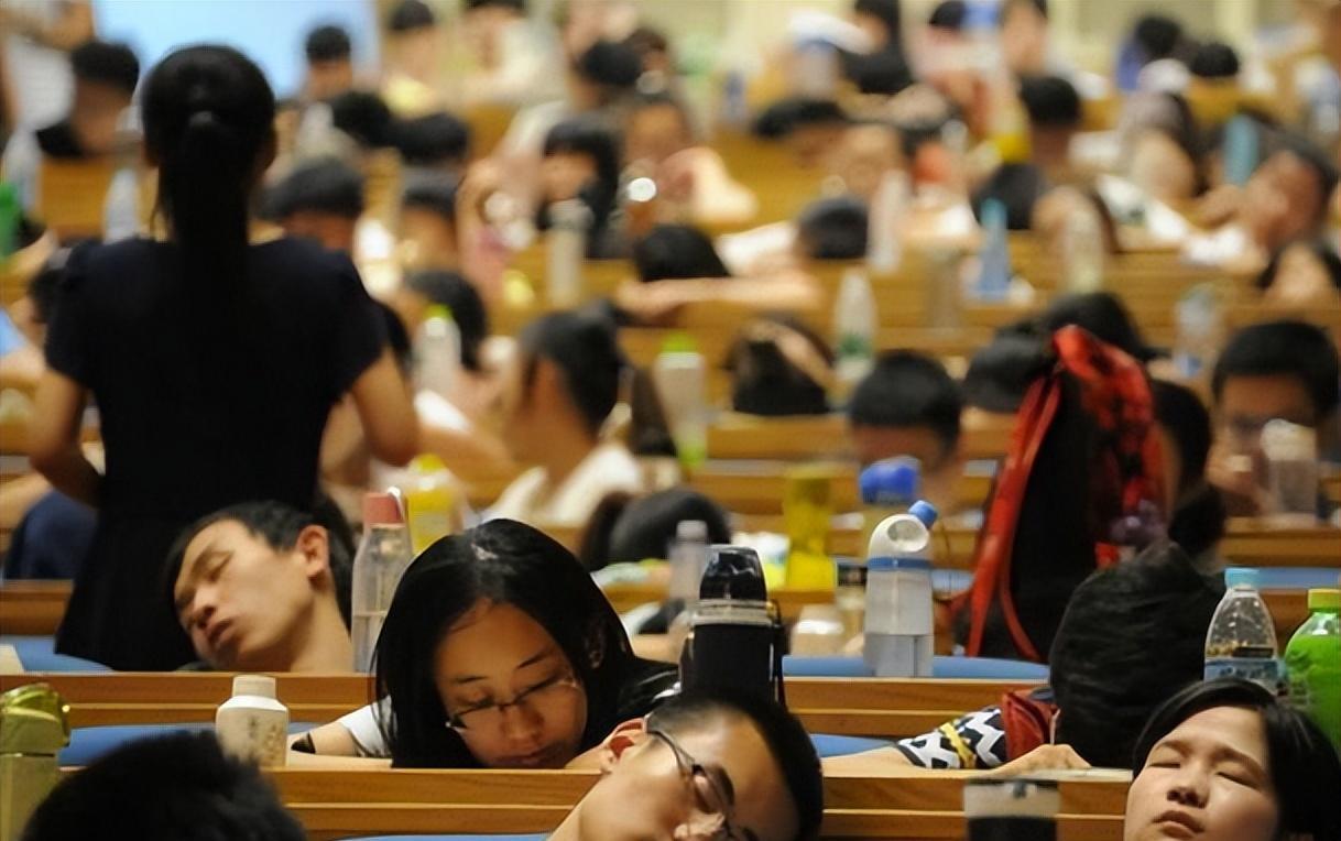 招聘|曾经的学霸沦为“家里蹲”，考上985有多开心，现在家长就多糟心