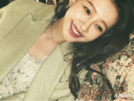 孙怡|孙怡最新生活美照太好看了！用胶片风撕开春天一角，真的很清爽