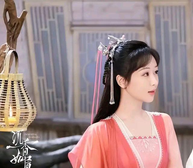 杨紫|同样都是演花仙子，杨紫和虞书欣相比差别还挺大！