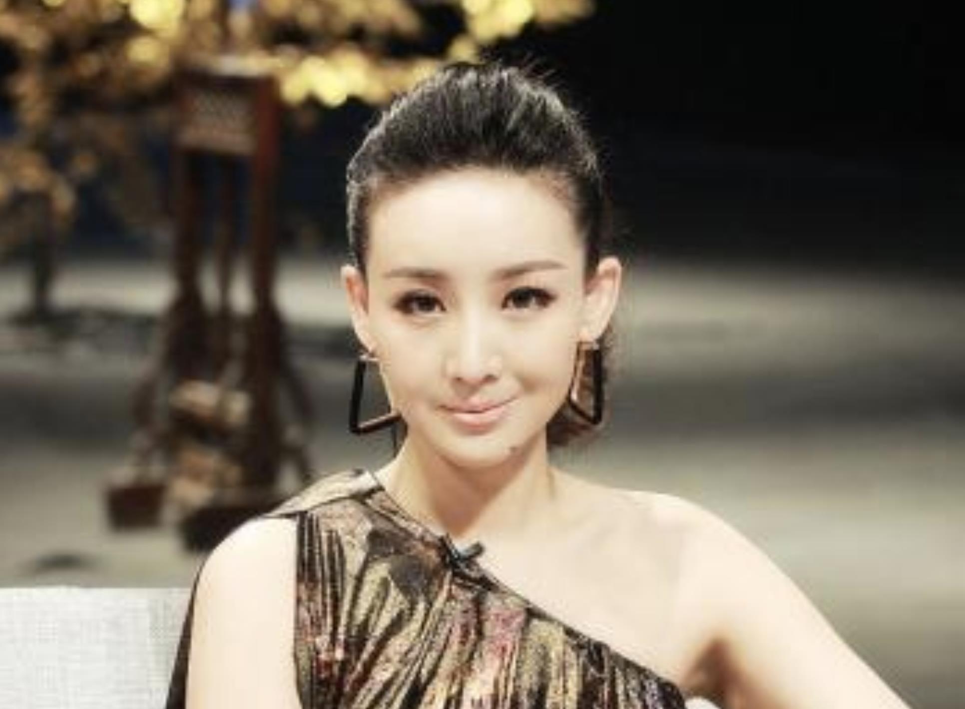 买红妹|有种“整容”叫买红妹离婚，前夫孙楠变换不大，她却像换个人