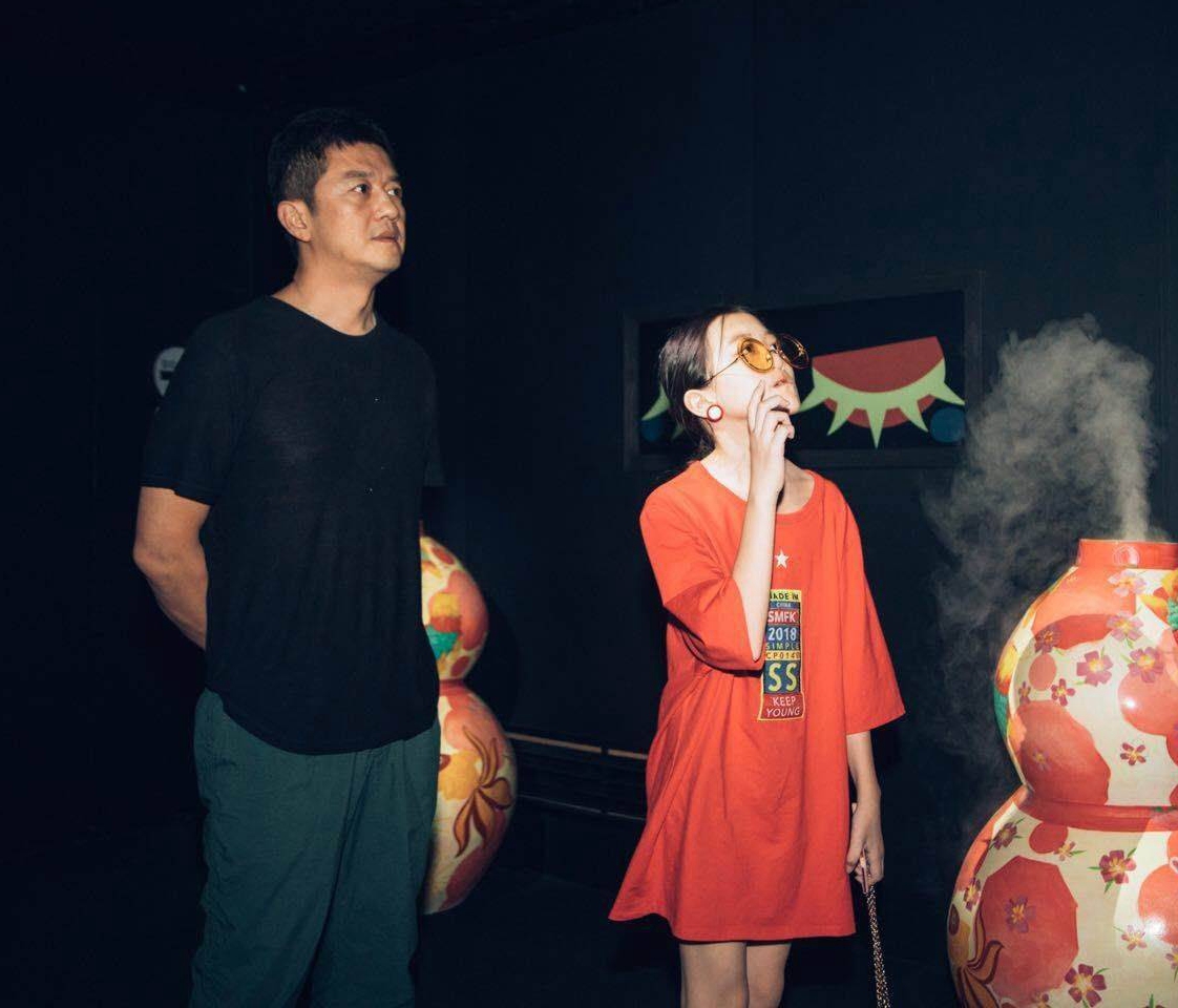 李亚鹏|李亚鹏官宣再婚生娃,15岁李嫣此前发文透露少女心事,引发猜测