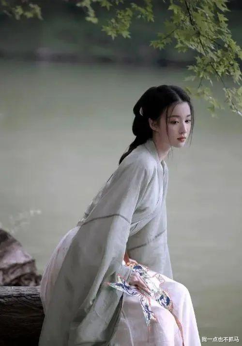 张子枫|她的十级恋爱脑还有救吗？