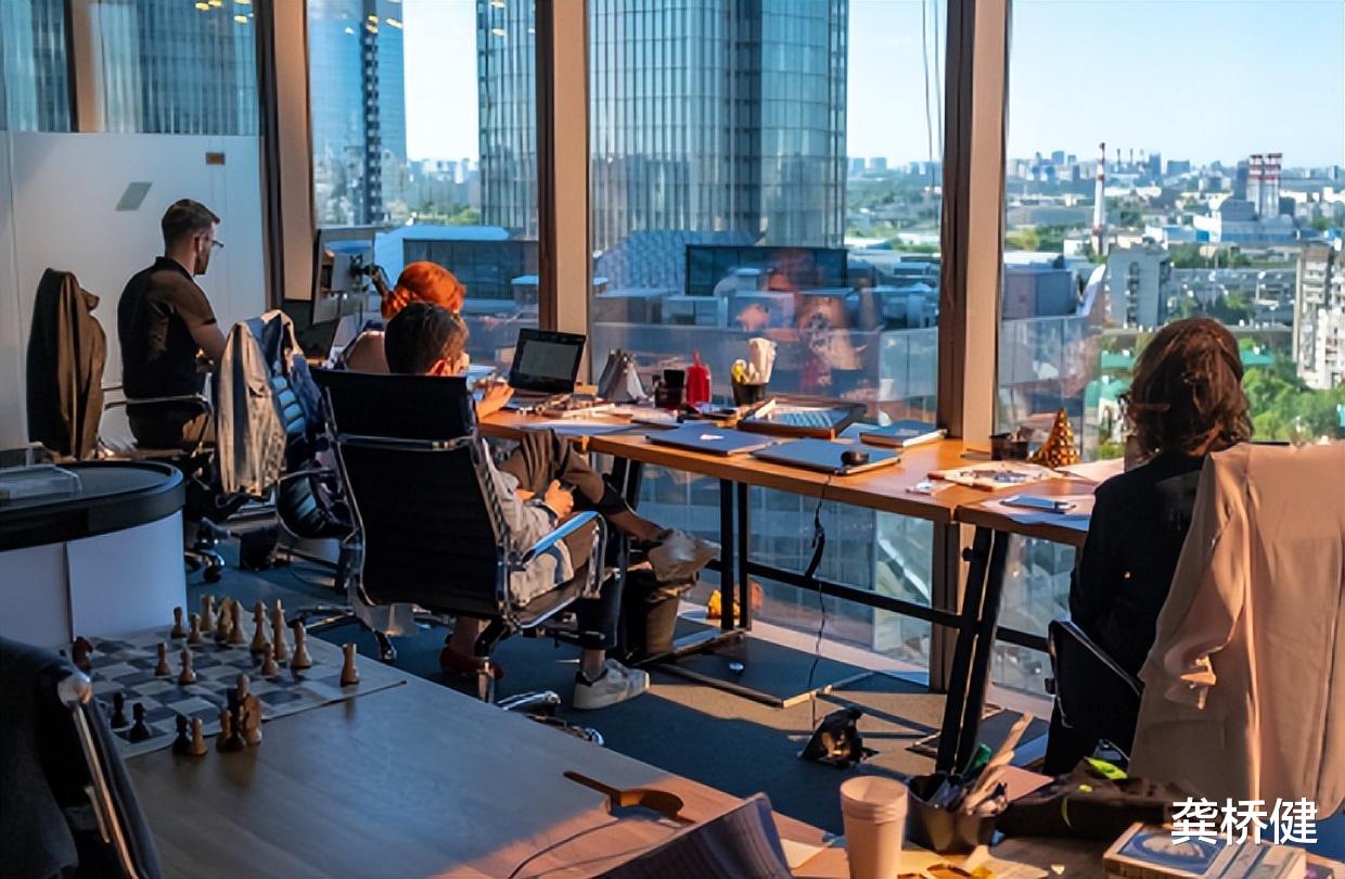 Python|“被排挤也不意外”,00后新人带头怼老板,同事的反应出乎意料