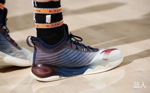 克莱·汤普森|NBA球员上脚：德罗赞穿Kobe1，库里的Curry4有意思