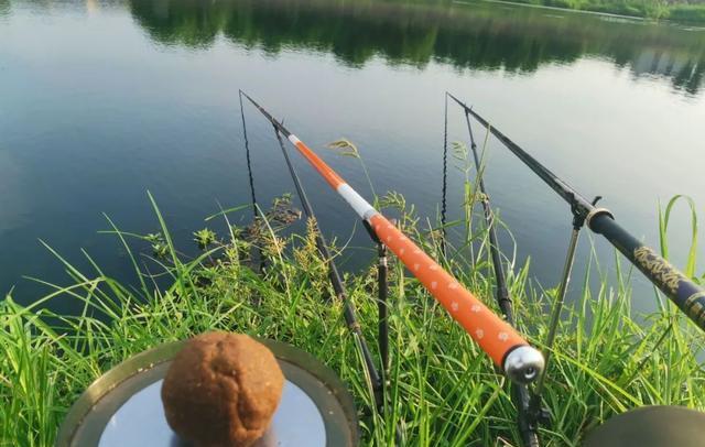 |秋季遇上这种天气最好别钓鱼，鱼不开口姜太公来了也没用！