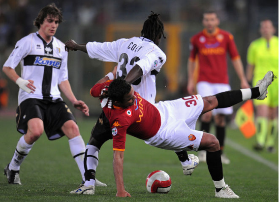 曼奇尼|职业生涯选择错误，在国米无法适应穆帅体系，来到AC不尽人意