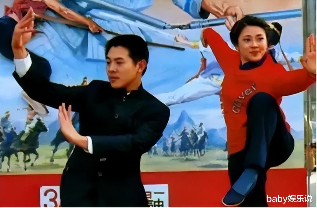 李连杰|同样是李连杰基因,把黄秋燕女儿和利智女儿一对比,差距就出来了