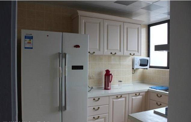 婆婆装修的新婚房,鞋柜太小,但是主卧的衣柜好赞,真心很喜欢!