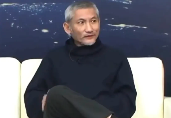 李小龙|徐克:就《精武门》而言,李连杰是超越李小龙的,堪称武打教科书