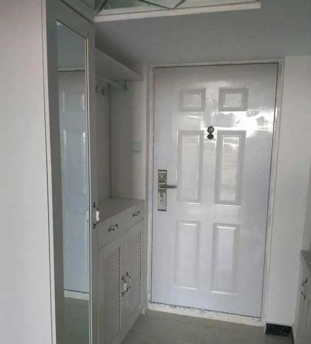 晒晒婆家为我们准备的婚房,只有40平大小,进门就是厨房