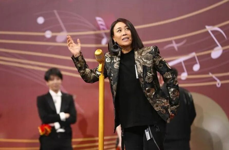 杨坤|娱乐圈不作就不会死系列:那英杨坤只身小儿科,她才是顶级作女