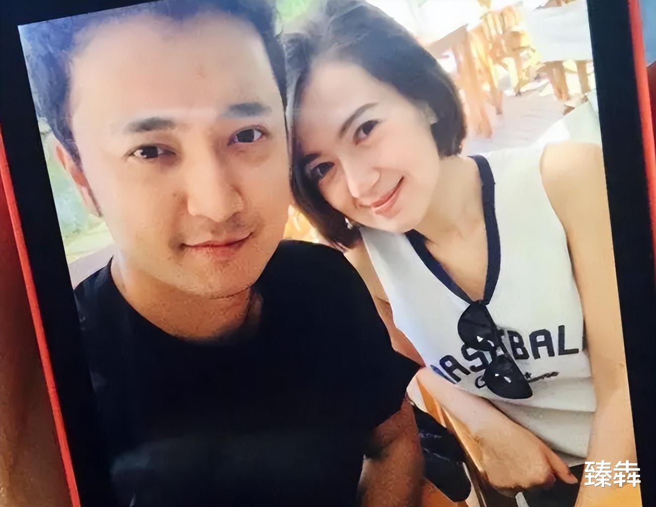 粉色|央视主持人尼格买提:30岁娶帕夏古丽,结婚9年没娃,他妻子呢?