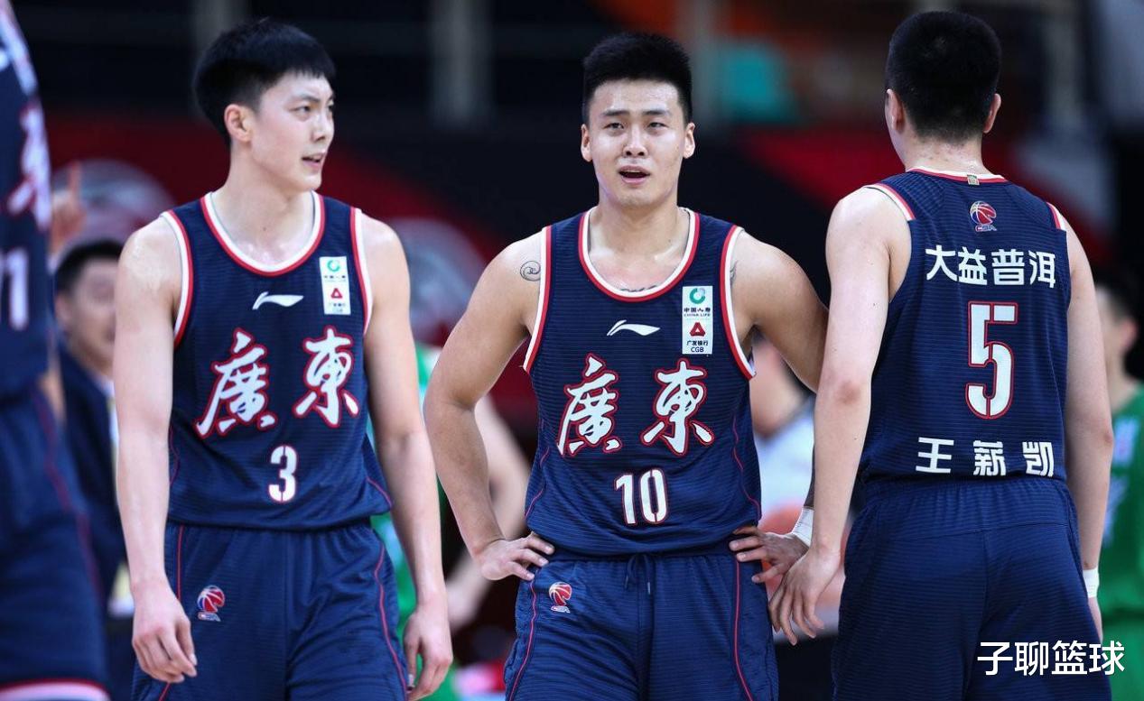 季后赛|CBA季后赛八强出炉后，球迷透露：这3支球队将轻松晋级，辽篮在内