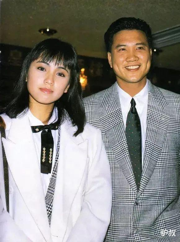 邓萃雯|因「不伦恋」被全港封杀，流氓大亨为她当街下跪：第一恶女终于回来了！