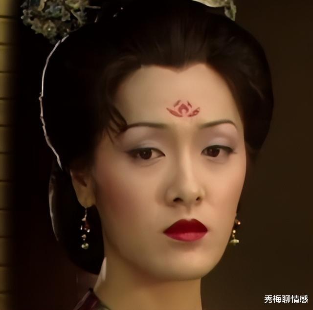 李玉成|大鞋脸+厚嘴唇,明明get不到她们的美,却被夸上天的14位女星