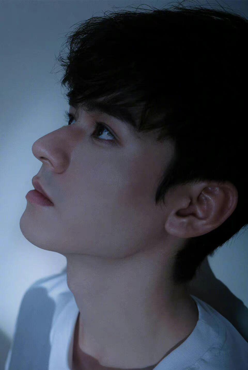 明星|一眼难忘的浓颜系明星!眉眼如画立体雕塑美,撕漫画入人间的仙葩